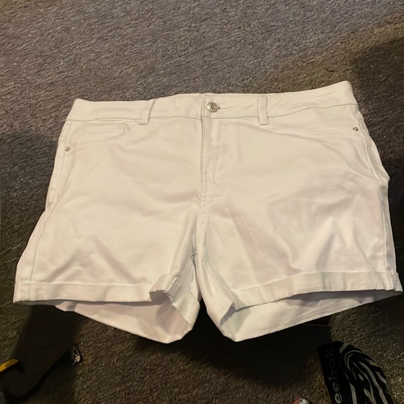 Nwt Vera Moda white denim, destination shorts - Picture 1 of 5